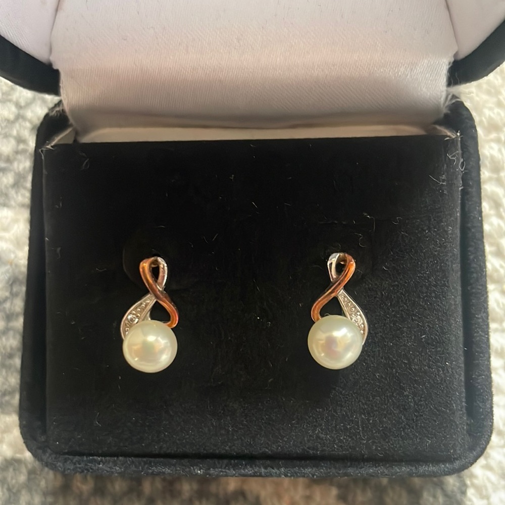 Kay Jewelers Infinity Pearl Earrings